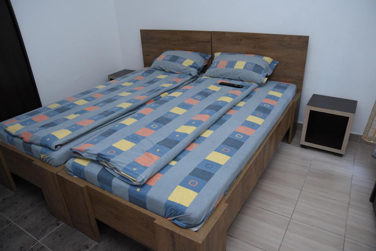 Bed and Breakfast Mm Narcis Vlasina Rid Exteriér fotografie