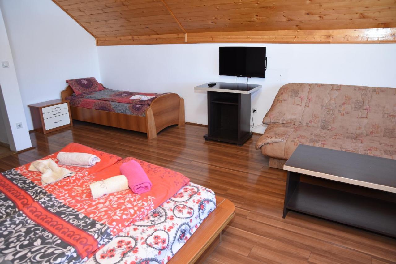 Bed and Breakfast Mm Narcis Vlasina Rid Exteriér fotografie
