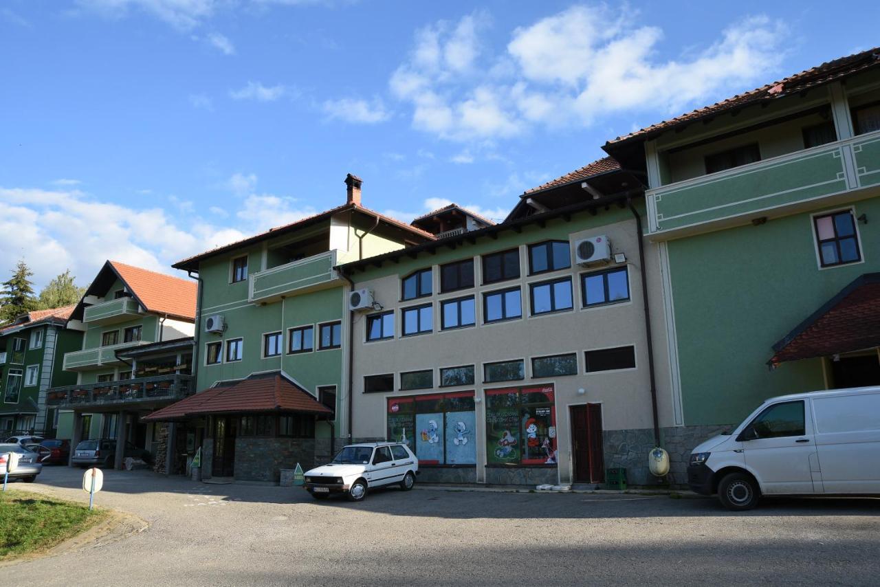 Bed and Breakfast Mm Narcis Vlasina Rid Exteriér fotografie