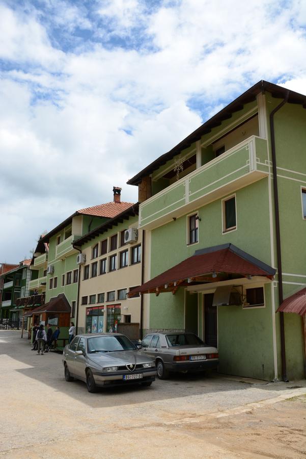 Bed and Breakfast Mm Narcis Vlasina Rid Exteriér fotografie