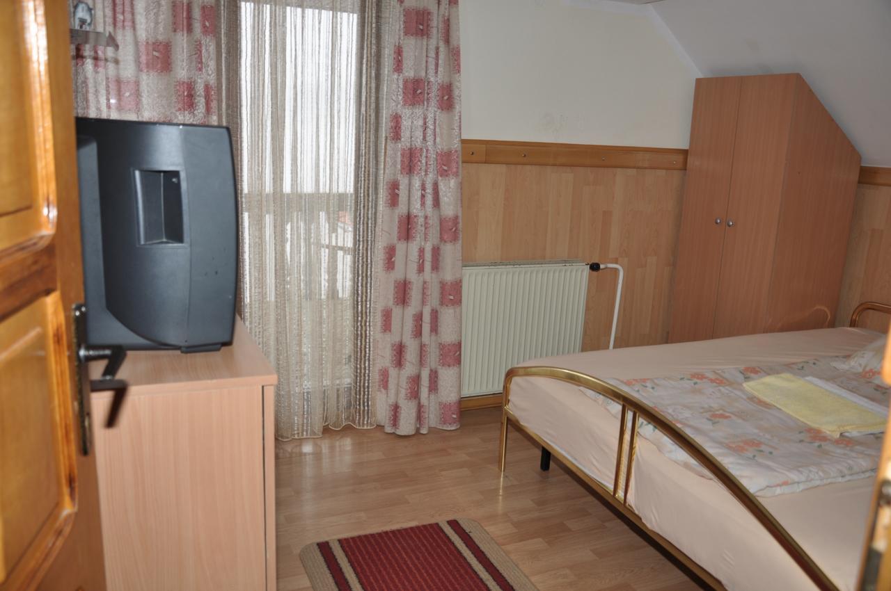 Bed and Breakfast Mm Narcis Vlasina Rid Exteriér fotografie