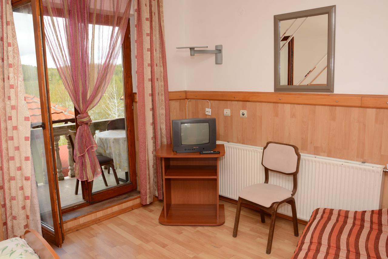 Bed and Breakfast Mm Narcis Vlasina Rid Exteriér fotografie