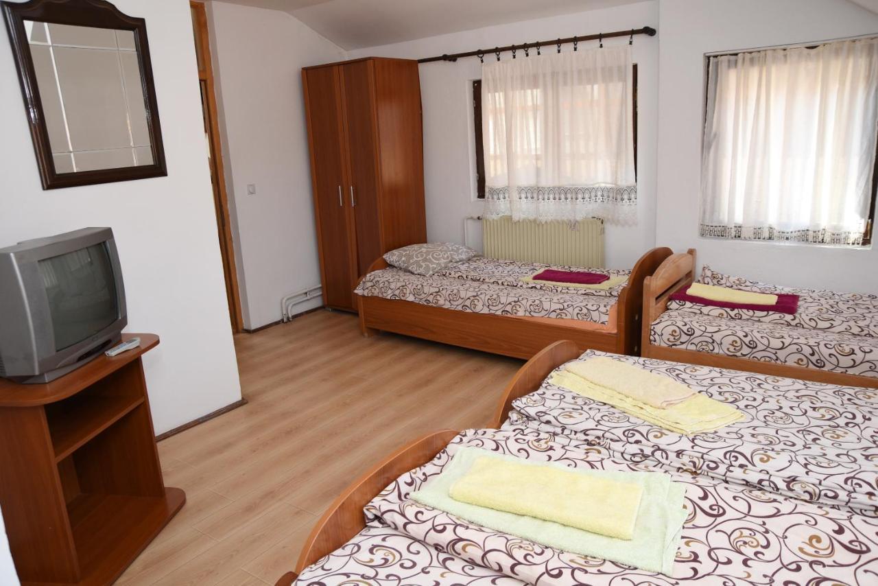 Bed and Breakfast Mm Narcis Vlasina Rid Exteriér fotografie
